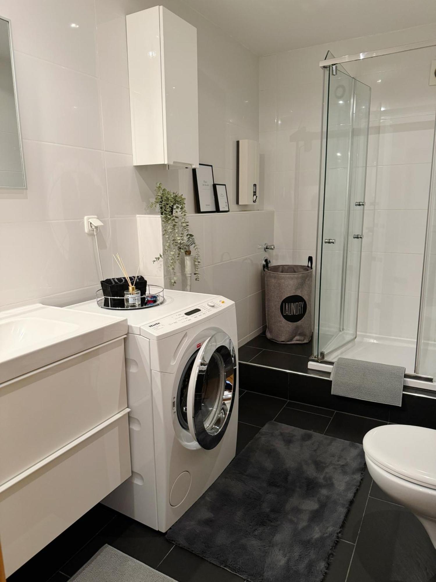 Apartment 90m2 I I Netflix I Wifi I Free Parking I Lia Hannover